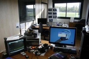 Mon bureau et mon quotidien de l'époque : caméra, voix off et foot h24...